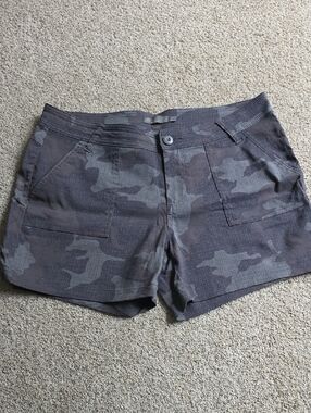 Prana Women's Gray Camo Utility Shorts